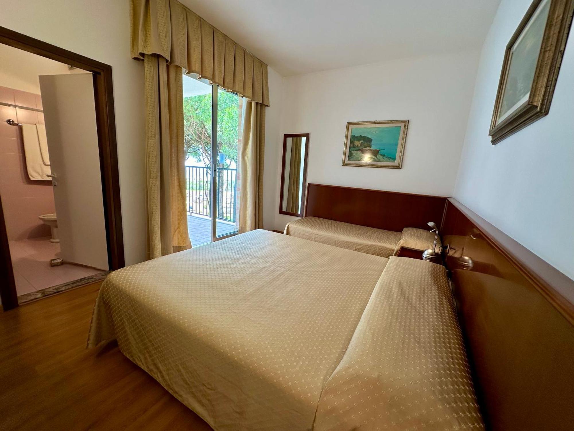 Hotel Beau Rivage Pineta Lido di Jesolo Exterior foto